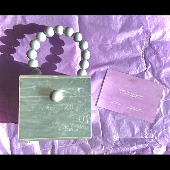 Cult Gaia EOS Box - Picture 1 of 3